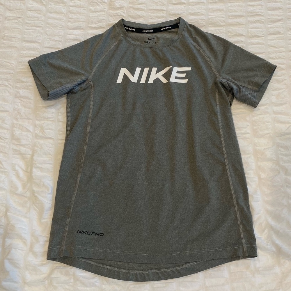 Nike Pro Kids Gray Dri Fit Tee, Size Small